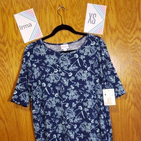 LuLaRoe Tops - NEW LuLaRoe Floral Irma